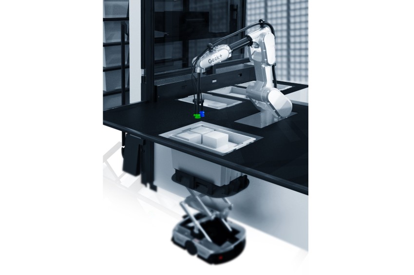 Geekplus unveils new Robot Arm Picking Station