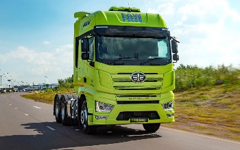 New FAW J7 heavy-duty performance truck tractor unveiled for long-haul transport 